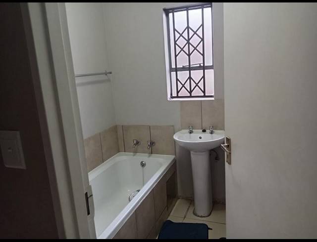 2 BEDROOM HOUSE FOR SALE IN RIVERSIDE VIEW EXT 35